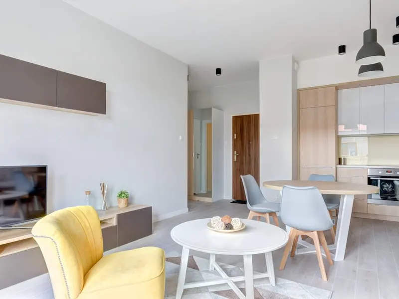 Bright Apartment | River View and Parking Lot – photo 4