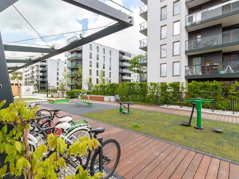 Nowoczesny Apartament z Balkonem | Blisko Plaży i Parku – zdjęcie 5
