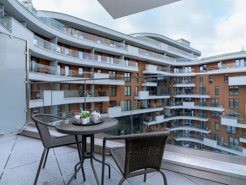 Stilvolle Wohnung mit Balkon | Parkplatz | Nähe Altstadt – Foto 3