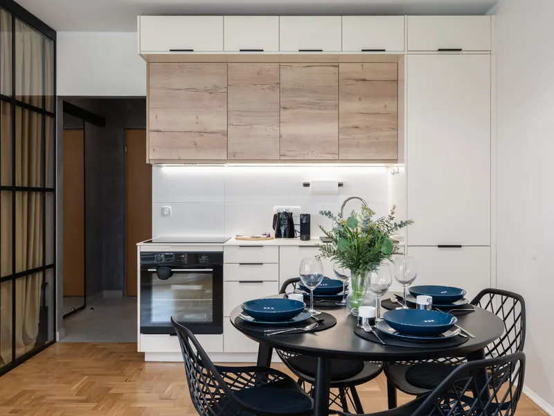 Elegancki Apartament w Centrum | Balkon i Parking – zdjęcie 4
