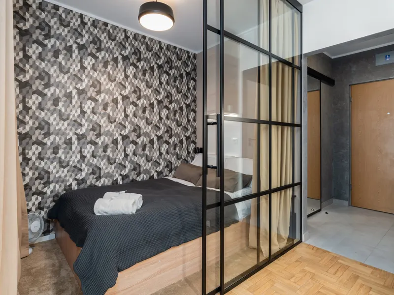 Elegancki Apartament w Centrum | Balkon i Parking – zdjęcie 2