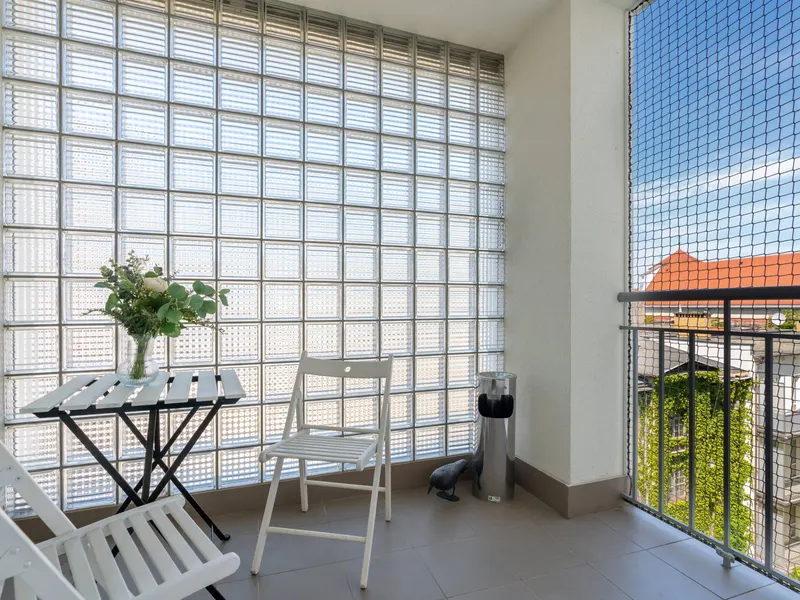 Elegancki Apartament w Centrum | Balkon i Parking – zdjęcie 3