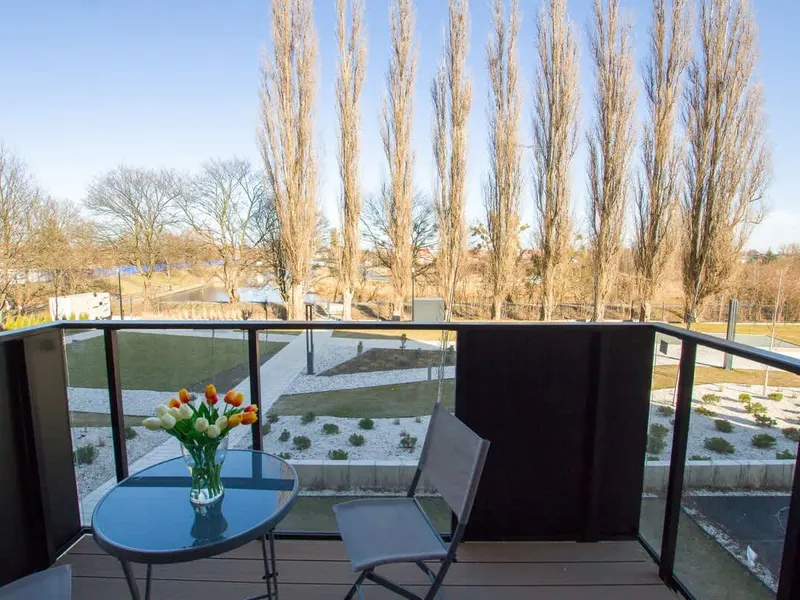 Modernes Apartment | Parkplatz, Balkon mit Aussicht – Foto 3