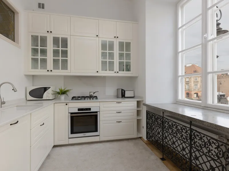 Przestronny Apartament na Starówce | 2 Sypialnie | Miejsce do Pracy – zdjęcie 4
