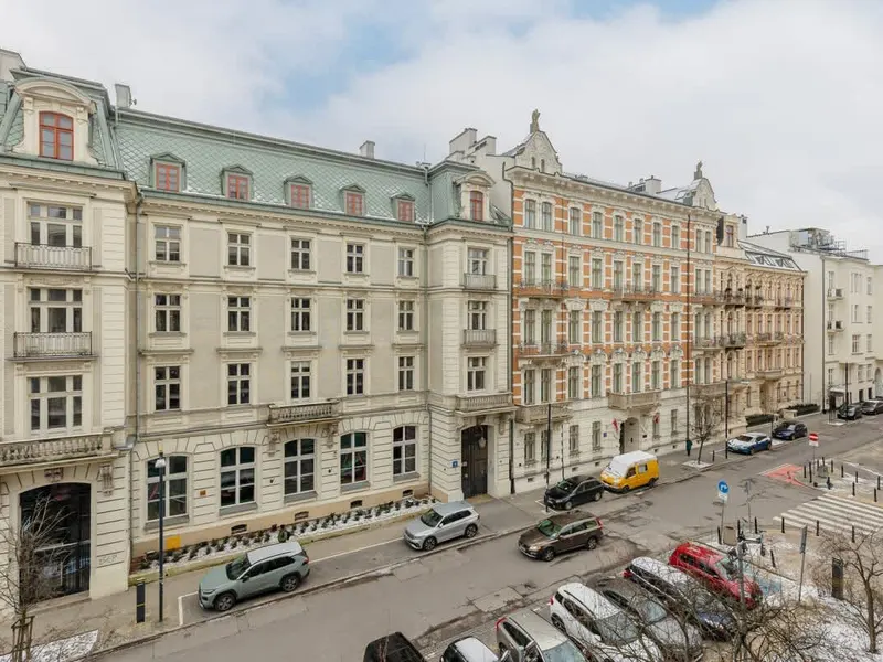 Spacious Apartment in the City Centre | 2 Balconies | Parking – photo 5
