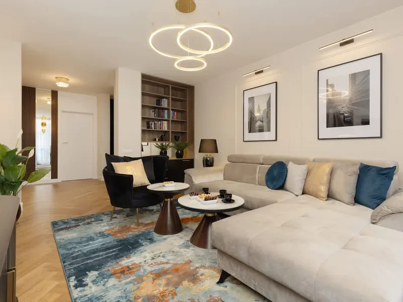 Spacious Apartment in the City Centre | 2 Balconies | Parking – photo 1
