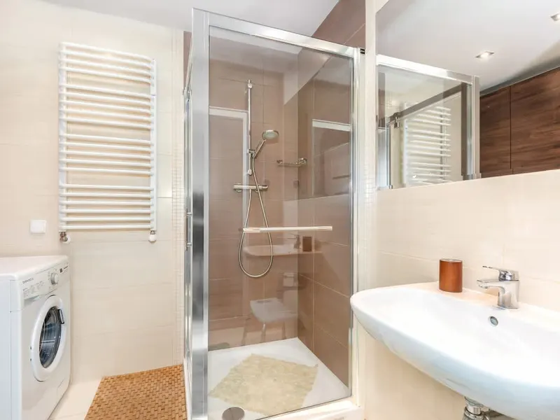 Modernes Studio in Strandnähe | Balkon | Parkplatz – Foto 3