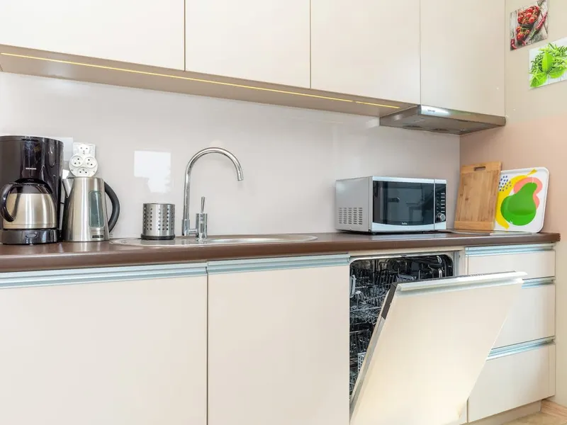 Modernes Studio in Strandnähe | Balkon | Parkplatz – Foto 2