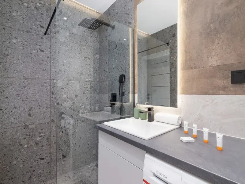 Stilvolles Studio | Balkon und Nähe zur Altstadt – Foto 3