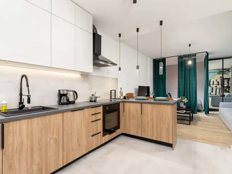 Stilvolles Studio | Balkon und Nähe zur Altstadt – Foto 4