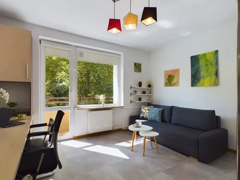 Cozy Studio | Balcony, Workspace, Close to Old Town – photo 4