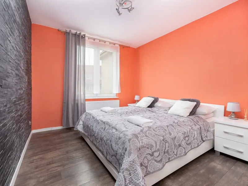 Jasny Apartament z Balkonem | 1 km do Plaży – zdjęcie 2