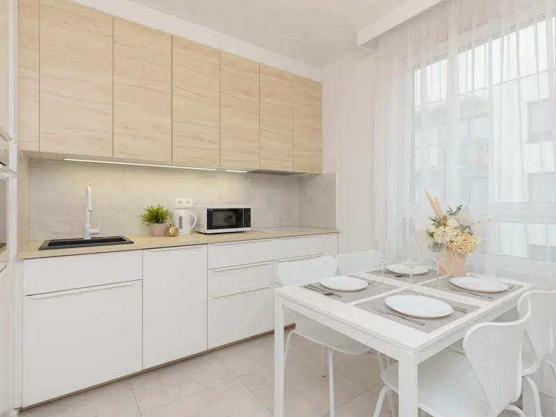 Przytulny Apartament | Balkon, Parking i Miejsce do Pracy – zdjęcie 4