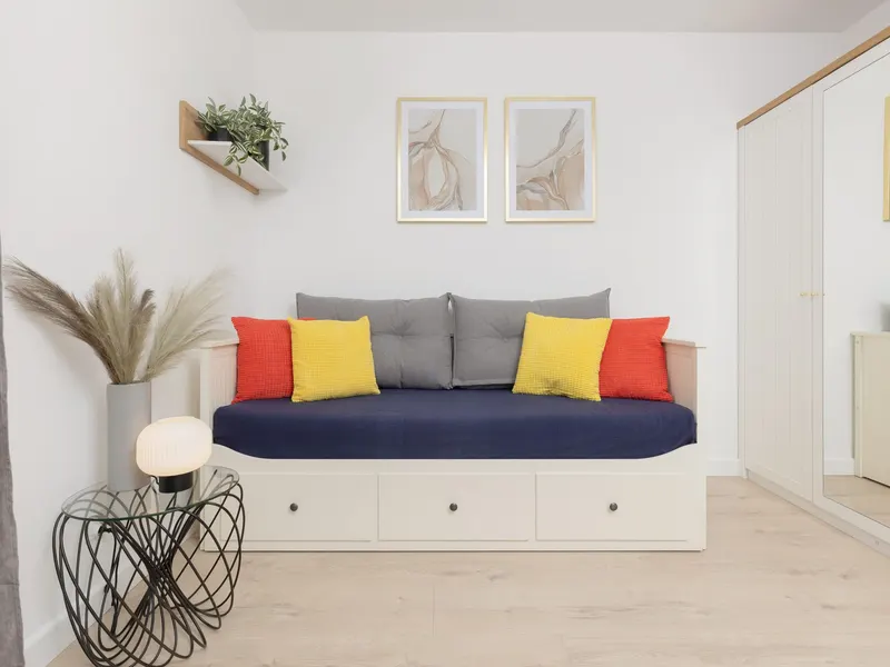 Przytulny Apartament | Balkon, Parking i Miejsce do Pracy – zdjęcie 1