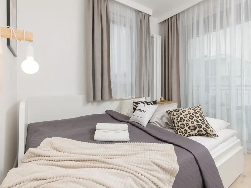 Przytulny Apartament | Balkon, Parking i Miejsce do Pracy – zdjęcie 2