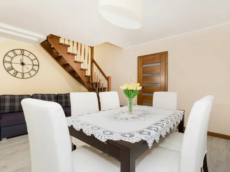 Geräumige Wohnung mit Terrasse | Für 9 Personen, Parkplatz – Foto 3
