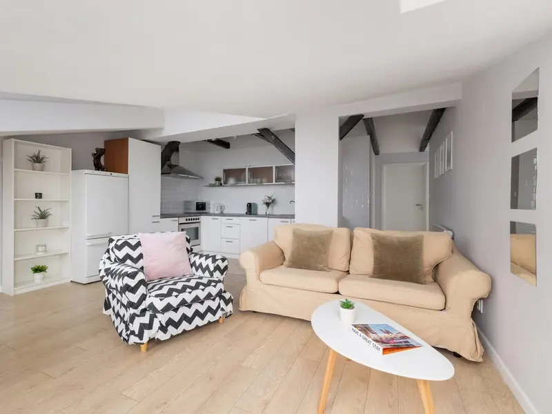 Przestronny Apartament | Dwie Sypialnie | Miejsce do Pracy – zdjęcie 3