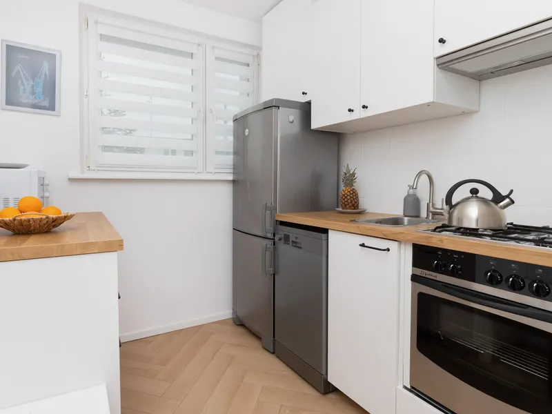 Geräumiges Apartment | Arbeitsbereich und Balkon – Foto 5