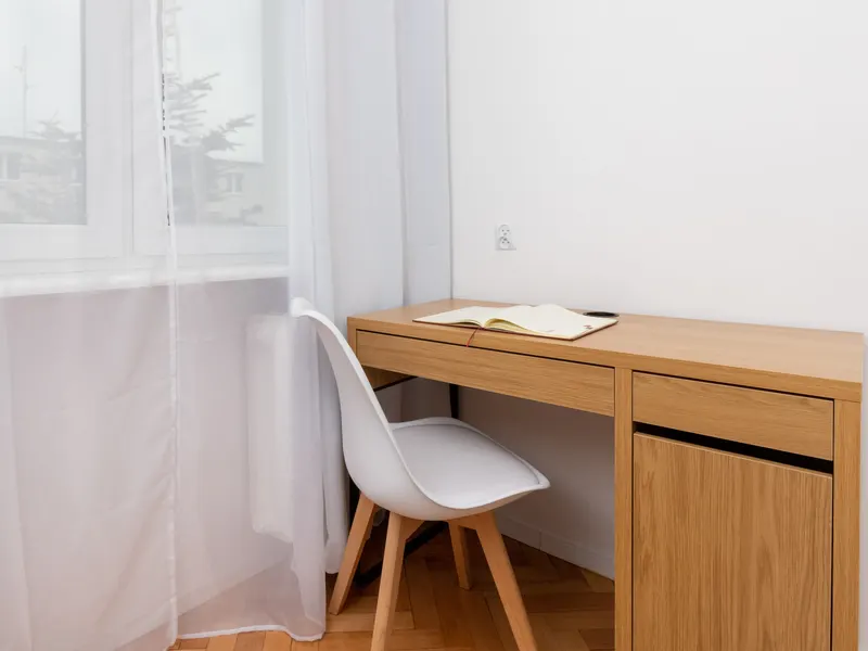 Geräumiges Apartment | Arbeitsbereich und Balkon – Foto 4