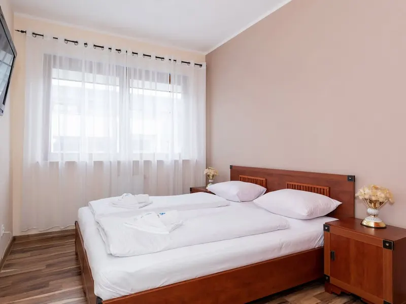 Przytulny Apartament z Wanną | Balkon i Osobna Sypialnia – zdjęcie 2