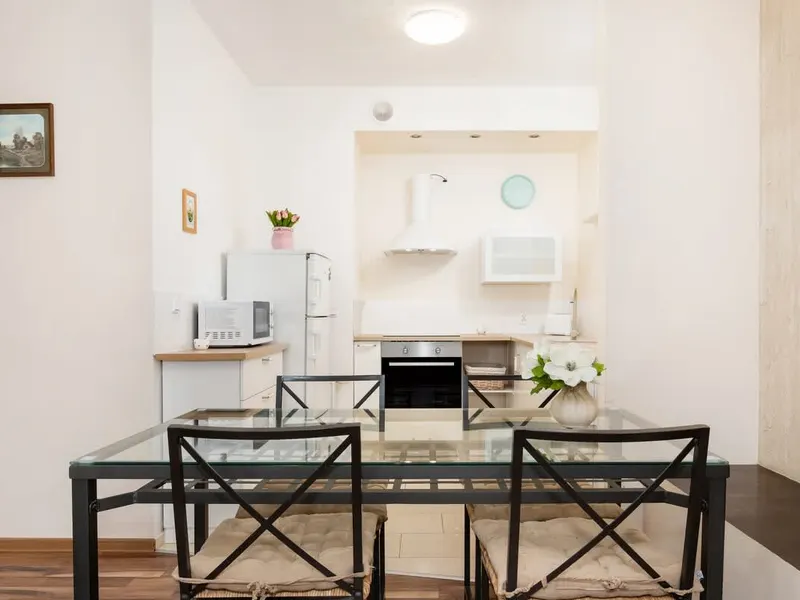 Przytulny Apartament z Wanną | Balkon i Osobna Sypialnia – zdjęcie 4