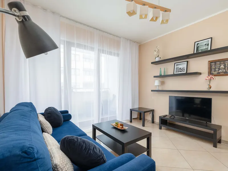Przytulny Apartament z Balkonem | 220 m do Kolei – zdjęcie 1