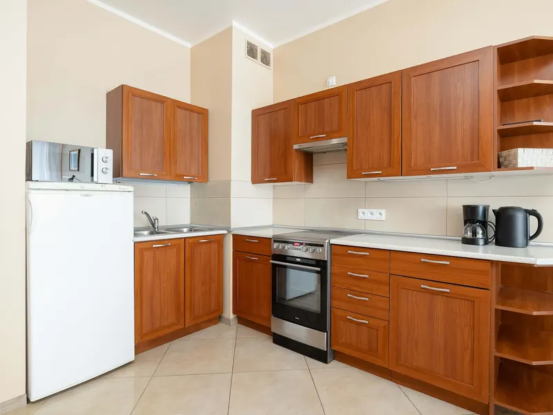 Przytulny Apartament z Balkonem | 220 m do Kolei – zdjęcie 3