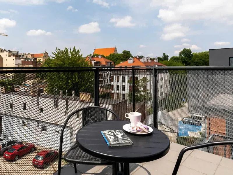 Bright Apartment with a Balcony | Close to the City Centre – photo 5