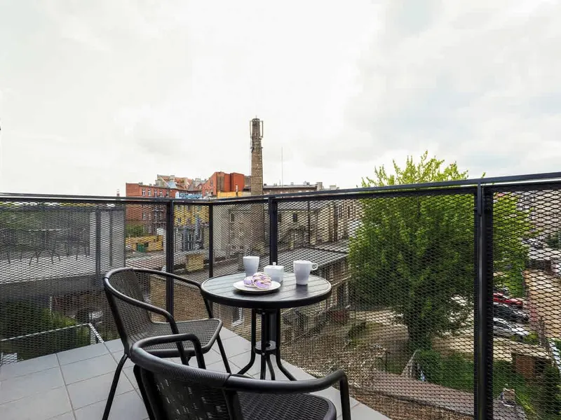 Modernes Appartement im Stadtzentrum | Balkon | Parkplatz – Foto 3