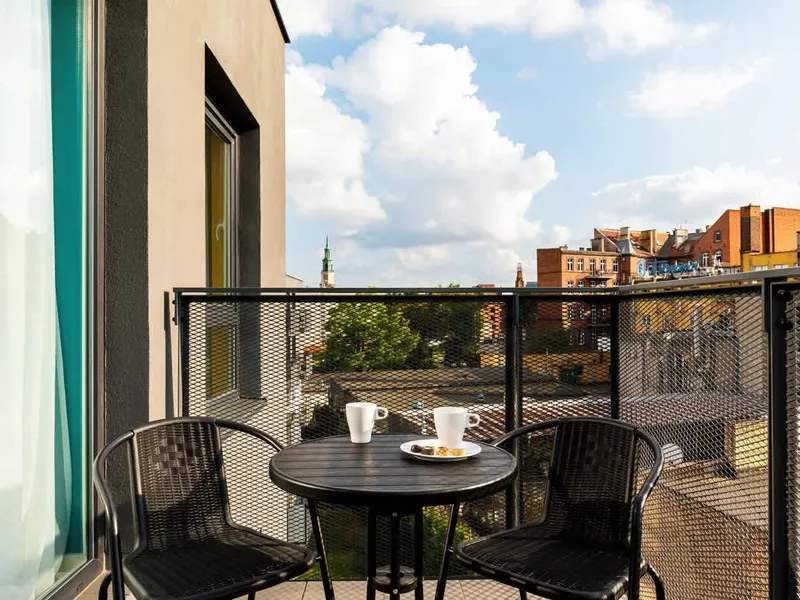 Stilvolles Appartement im Stadtzentrum | Balkon und Parkplatz – Foto 3
