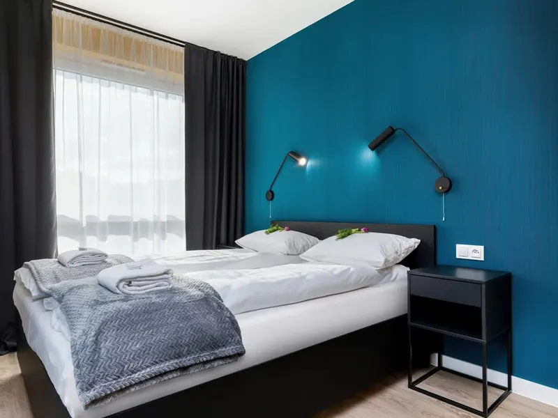 Stilvolles Appartement im Stadtzentrum | Balkon und Parkplatz – Foto 2