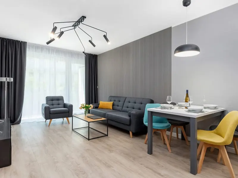 Przestronny Apartament w Centrum | Balkon i Parking – zdjęcie 2