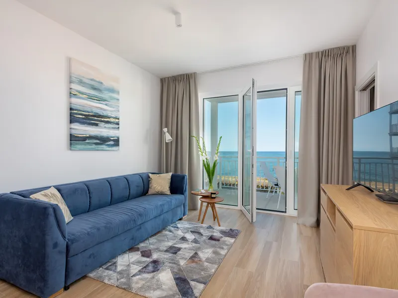 Stylish Apartment with Sea View | Balcony and Parking – photo 1