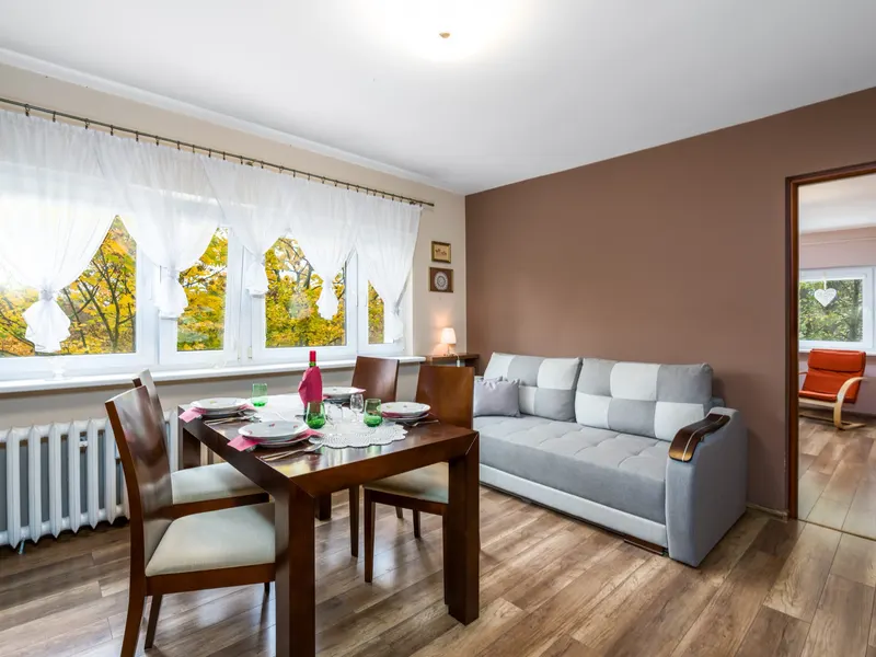 Przestronny Apartament | Wanna, Blisko Lotniska i Targów – zdjęcie 1
