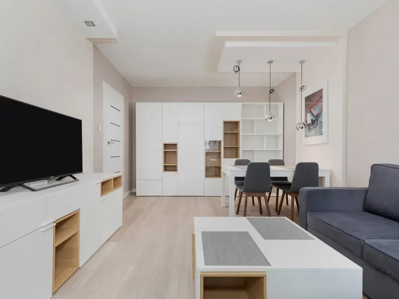 Przestronny Apartament | 2 Sypialnie i Balkon z Widokiem na Port – zdjęcie 4
