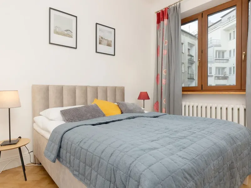 Stylowy Apartament w Centrum | Balkon, Miejsce do Pracy – zdjęcie 1