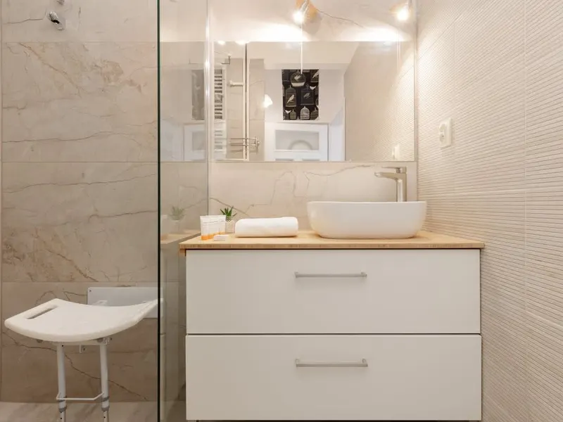 Stylowy Apartament w Centrum | Balkon, Miejsce do Pracy – zdjęcie 3