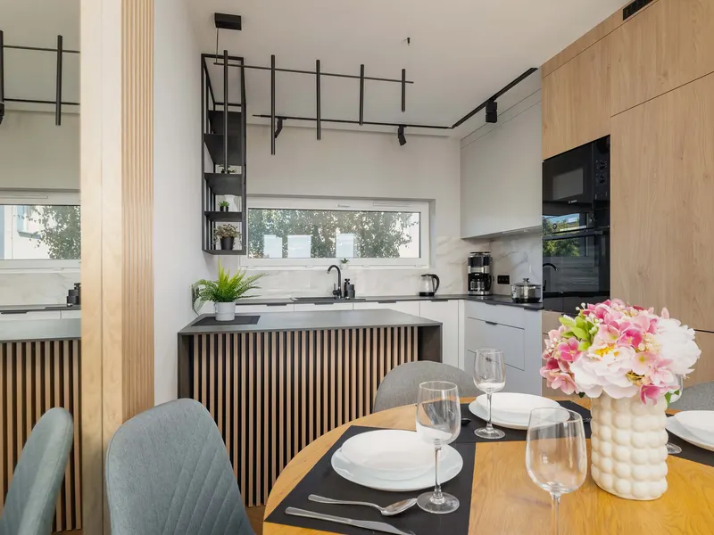 Klimatisierte Wohnung | 2 Schlafzimmer, Parkplatz, Arbeitsraum – Foto 4