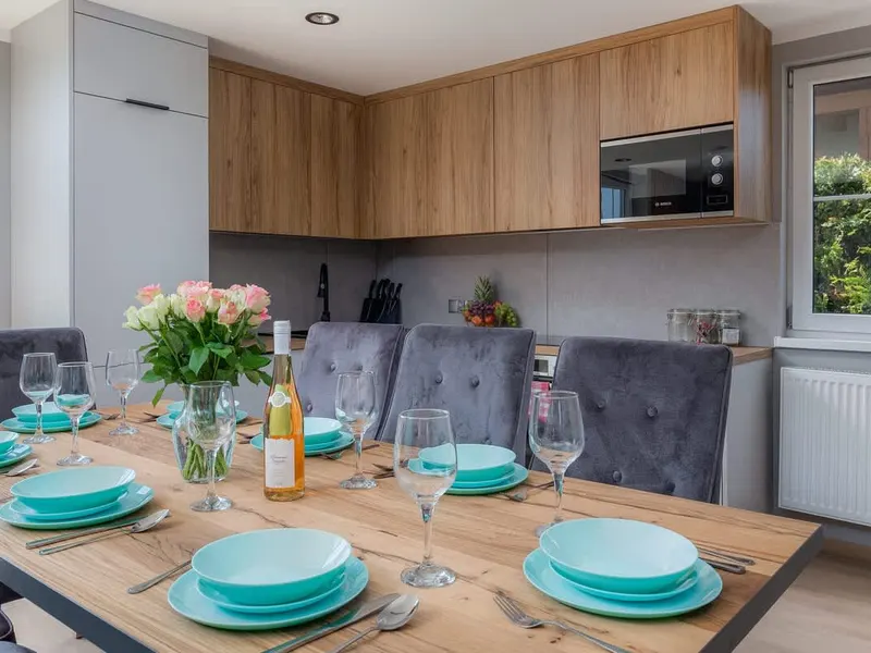 Geräumiges Haus | 3 Schlafzimmer | Garten mit Spielplatz | Parkplatz – Foto 2