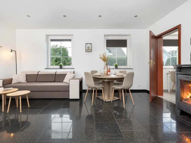 Przestronny Apartament z Ogrodem | 2 Sypialnie | Miejsce do Pracy – zdjęcie 1