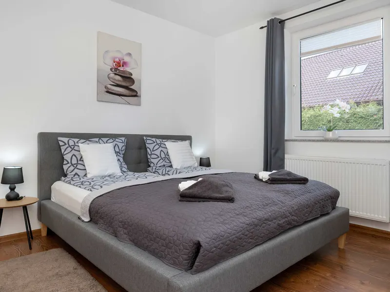 Przestronny Apartament z Ogrodem | 2 Sypialnie | Miejsce do Pracy – zdjęcie 2