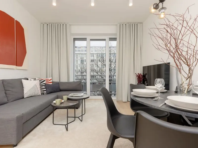 Geräumiges Appartement mit 3 Schlafzimmern | Balkon | Zentrum – Foto 4