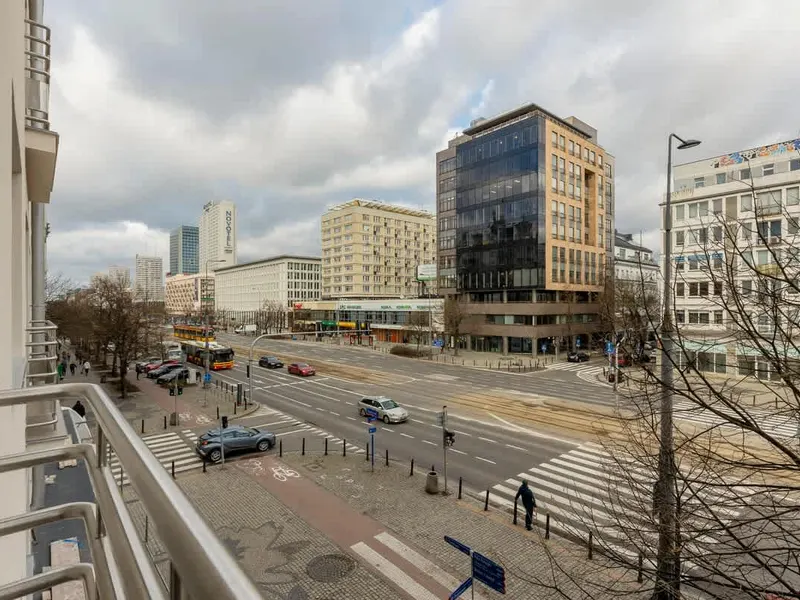 Geräumiges Appartement mit 3 Schlafzimmern | Balkon | Zentrum – Foto 5