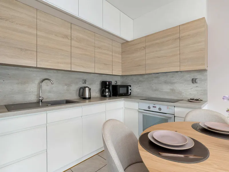 Moderne Wohnung | Parkplatz, Balkon, Arbeitsraum – Foto 3
