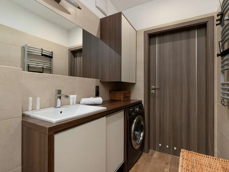Moderne Wohnung | Parkplatz, Balkon, Arbeitsraum – Foto 4