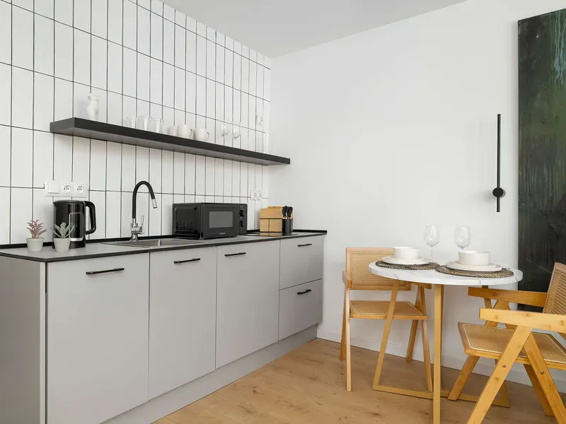 Design-Studio in Kattowitz | Balkon und Parknähe – Foto 2