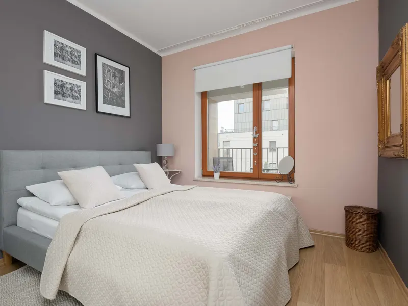 Modernes Apartment | Balkon und Arbeitsraum – Foto 2