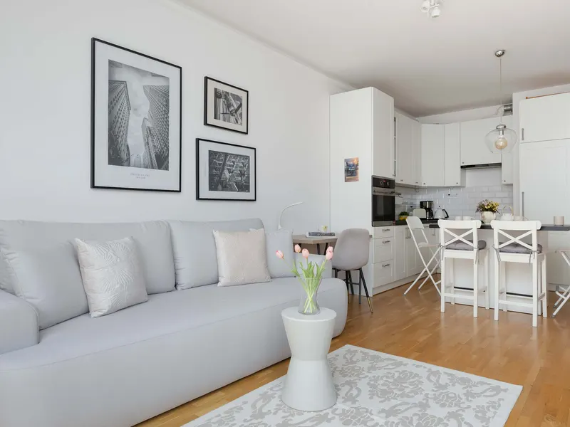 Modernes Apartment | Balkon und Arbeitsraum – Foto 3