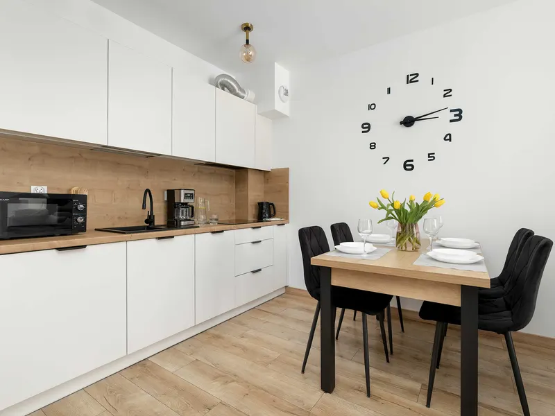 Comfortable Apartment | Balcony, Parking, Workspace – photo 3