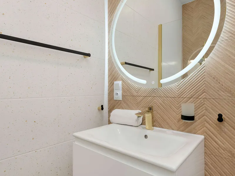 Modernes Studio mit Balkon | Ideal für Familien – Foto 5